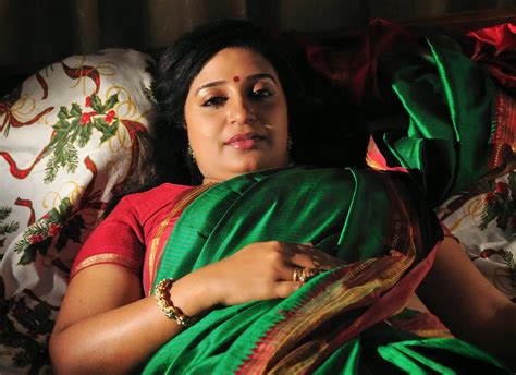 Malayalam Serial Actress Sona Nair Hot Side View Photos Mallu Actress
