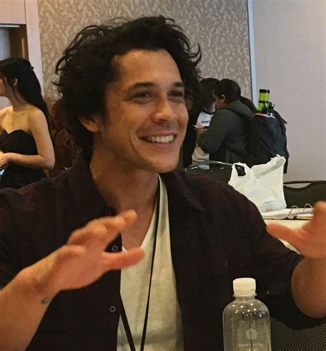 Bob Morley Having Some Fun During The Interview The 100 Cast The 100 Show Bellamy The 100