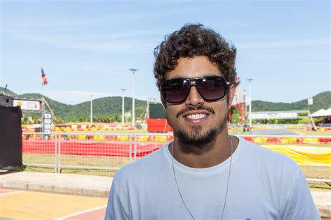 Caio de castro castanheira is a brazilian actor. Caio Castro comemora a notícia de gravidez ser falsa: "Eu ...