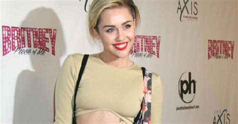 PHOTOS Miley Cyrus On Lui Propose Million De Dollars Pour Tourner Un Film Porno Premiere Fr