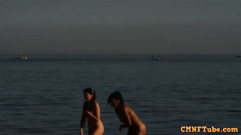 Nude Girls Embarrassed In Beach Eporner