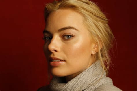 Margot Robbies Vanity Fair Cover Story Ripped As ‘sexist ‘creepy