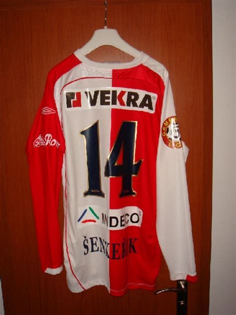 Oficiální účet fotbalového klubu sk slavia praha. Slavia Praha Home football shirt 2007 - 2008.