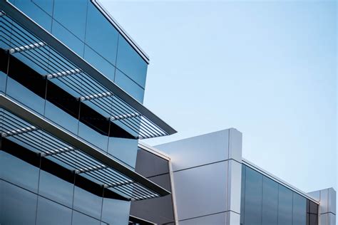 Phoenix Glass Headquarters Is A Showcase Of Glass And Aluminum • Phoenix Glass