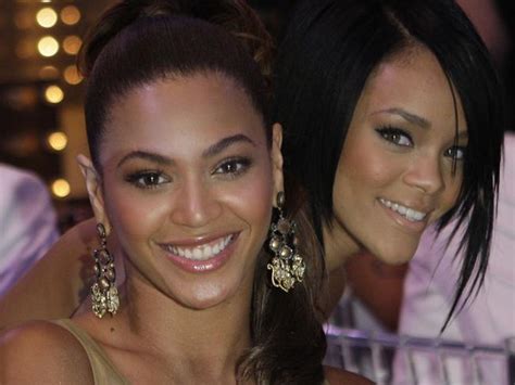 Fans Want A Beyonce Rihanna Collaboration After Riri ‘crowns’ Bey On Instagram Au
