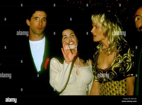 Three Of Hearts 1993 Sherilyn Fenn Hi Res Stock Photography And Images