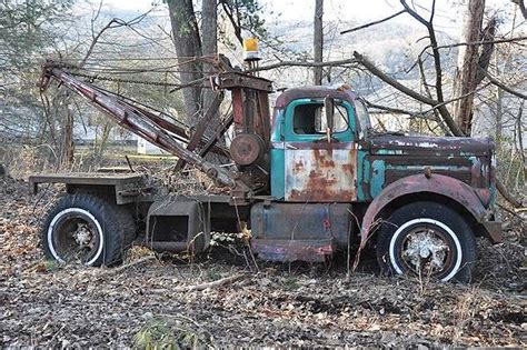 Vintage Tow Trucks And Wreckers Trucks Tow Truck Big Rig Trucks