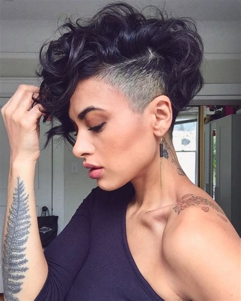 Modern pixie cut styles are not limited to modest boyish 'dos. 28 Curly Pixie Cuts That Are Perfect for Fall 2017 | Glamour