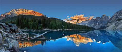 Sunset At Moraine Lake In The Mountains Hd Wallpaper Wallpapers Heroes