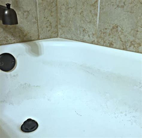 The Easiest Way To Clean Your Bathtub Diy Tub Cleaner Household