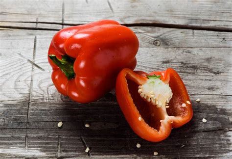 Blitzgericht Rezept Rote Paprikacremesuppe mit Ingwer und Basilikum
