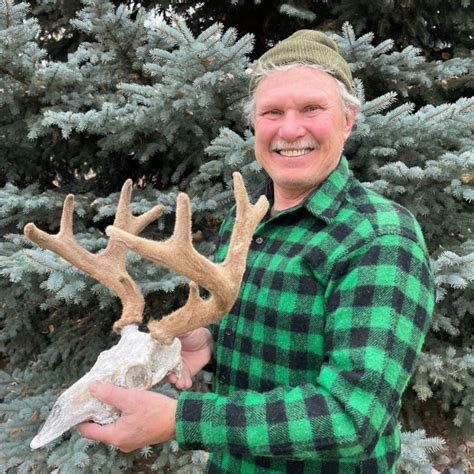 4 Secrets For Bowhunting Big Mule Deer Bucks From Chuck Adams