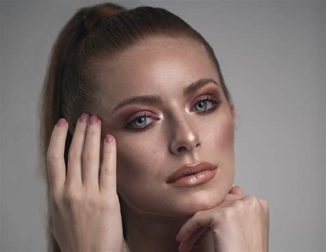 Makijaż Rozświetlający Z Marką Nyx Professional Makeup Trustedcosmetics Pl Popularny Blog I