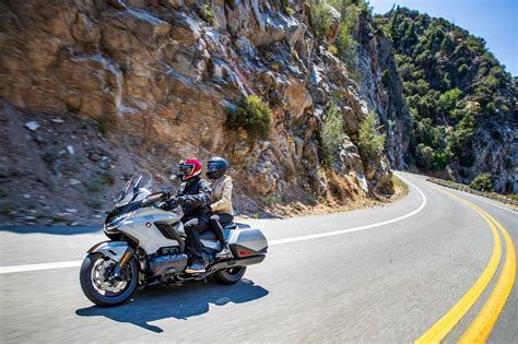 A motorcycle with a lot of style and personality is the honda gl 1800 gold wing tour, with a comfort proposal for both the rider and the passenger, this bike guarantees riding long distances without losing comfort. Honda GL1800 Goldwing 2021