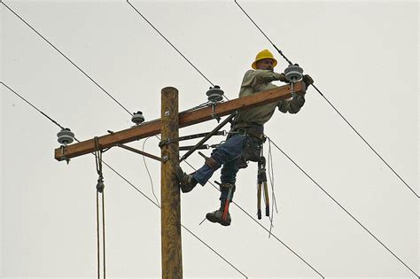 prcc utility companies cooperate to train linemen