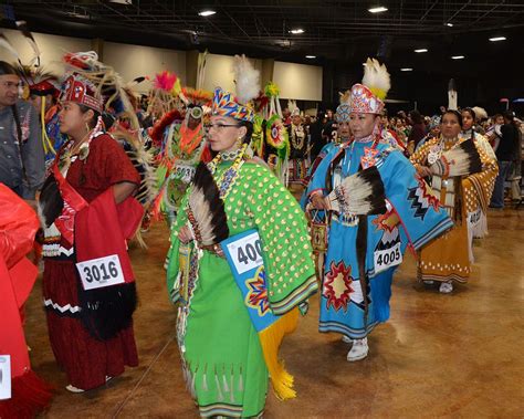 Choctaw Powwow 2010 141a 1000 Native American Regalia Native American