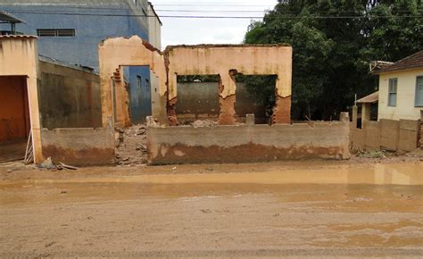 Veja Fotos Da Destruição Em Guidoval Após Enchente Fotos Em Minas Gerais G1