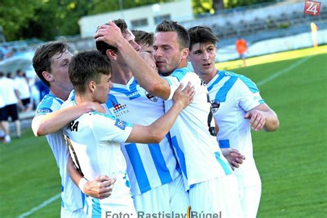 Fc Nitra Pokračuje V Príprave Futbalisti Zdolali Borčice