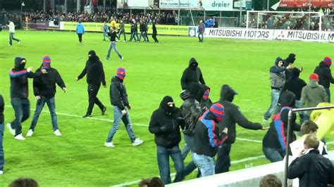 The incident on wednesday came hours before. Krawalle bei der Meisterfeier des FC Basel (FC Aarau vs FC ...