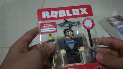 Unboxing Roblox Toys Youtube