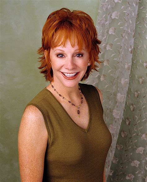 Reba Mcentire Hairstyles Through The Years Howtobehappywithhowyoulook