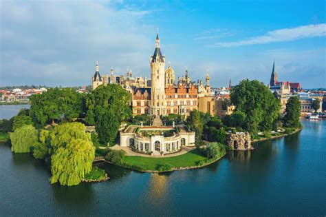 Download Castle Germany River Man Made Schwerin Palace HD Wallpaper