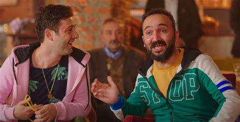 Hep Yek 2 Rahip Sahnesi - Türk Komedi Filmleri Listesi [En Komik 50 Film Önerisi]