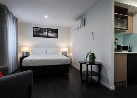 Two Bedrooms With Kitchenette Sleeps 4 Ascot Budget Inn Brisbane