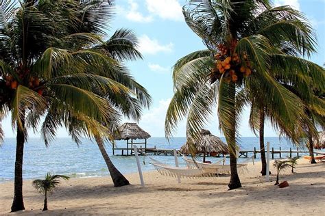 Two Monkeys Travel Best Beaches In Belize Ambergris Caye Ambergris