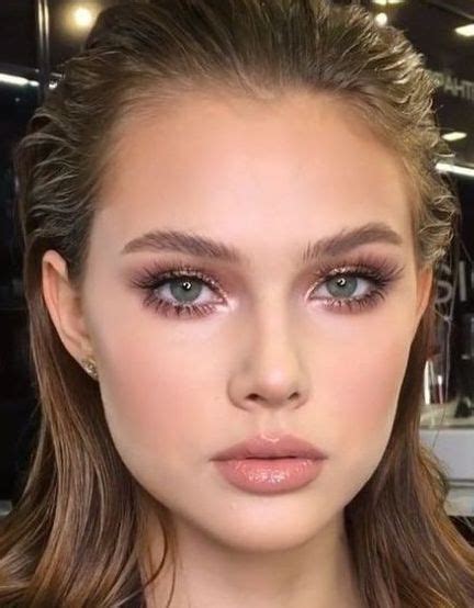 Stylish Soft Makeup Look In 2020 Soft Makeup Looks Glam Makeup Look