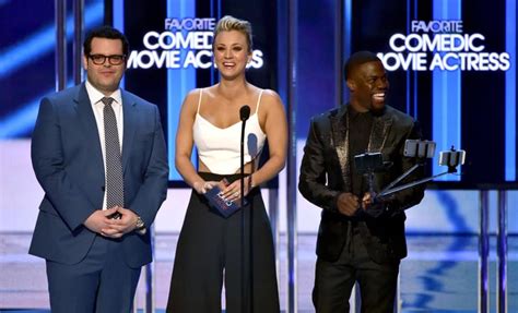 Josh Gad Kaley Cuoco Sweeting And Kevin Hart People S Choice Awards