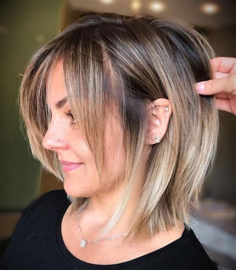 It's definitely one of the most versatile styles flattering a variety of hair lengths, textures and colors. 60 Fun and Flattering Medium Hairstyles for Women | Medium hair styles