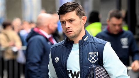 West Ham Cresswell Says Players Want To Fight For Moyes Bbc Sport