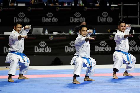 Japan Dominates Kata Team Events At Karate World Championships The Japan Times