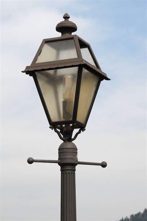 Antique Street Lamps A Vintage Feel For The Sophisticated Homeowner