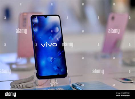 Close Up Vivo‘s Logo On Smartphone Display In Market Vivo