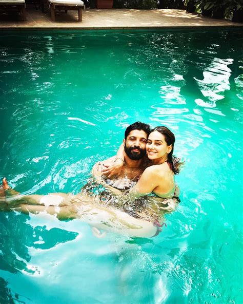 Farhan Akhtar And Shibani Dandekar Raise Heat And Express Love With Their Adorable Pda In Pool