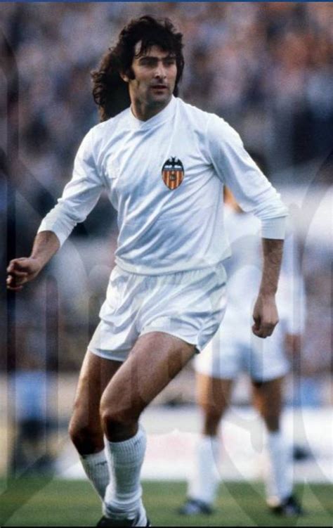 Fue el conductor de la selección argentina que ganó la copa de mundo de 1978. Pin de Sandro Gomes en Mario kempes en 2020 | Futbol ...