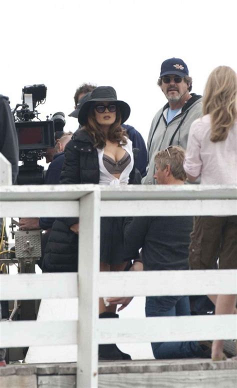 Salma Hayek On The Set Of HOW TO MAKE LOVE LIKE AN ENGLISHMAN In Los