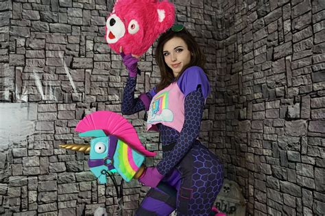 Amouranth Cosplay Fortnite Fortnite Aimbot Ripped Robby