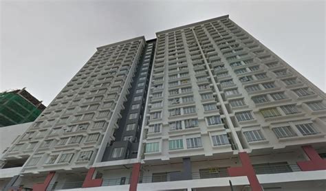 Bandar baru klang is a modern township located just 2 km away from the klang town centre in the state of selangor, malaysia. Partially Furnished Room In Apartment For Rent At Palm ...