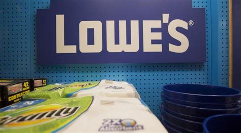 You'll get some of the same benefits, too. What you need to know about Lowe's advantage credit card ...