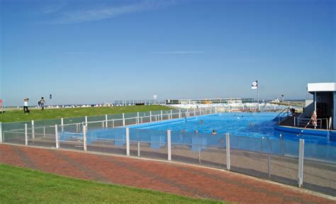 Looking for a place to stay in carolinensiel? Die diesjährige Freibadsaison in Harlesiel beginnt am 01 ...