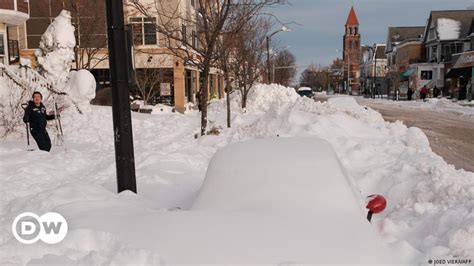 Us Roads Reopen In Buffalo As It Recovers From Major Storm Dw 12
