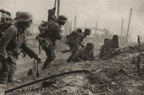 A German Mortar Crew In The Ruins Of Stalingrad August 1942