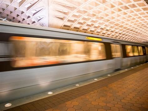 Metro To Close 4 Red Line Stations This Weekend For Track Work
