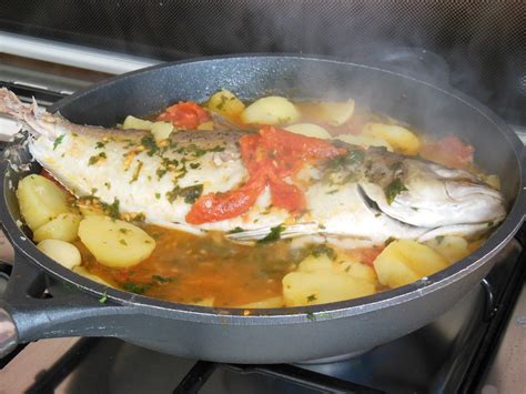 La ricciola al cartoccio è un secondo incredibilmente semplice e veloce. Se cucino....sorrido!: Ricciola all'acqua pazza e....una ...