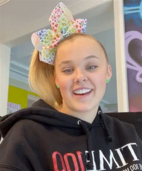Jojo Siwa Marks 1 Year Anniversary Of Coming Out Its What Makes Me