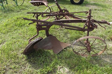 Antique John Deere 267 1 Row Plow 2 Wheel Horse Drawn