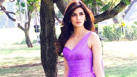 Get Kriti Sanons Lean And Slim Look With Her Fitness Secrets Ndtv Food